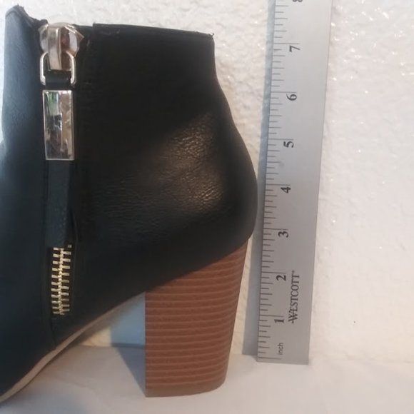 Apt 9 women's size 8 1/2 Black High Heel Ankle Boots - Picture 8 of 12